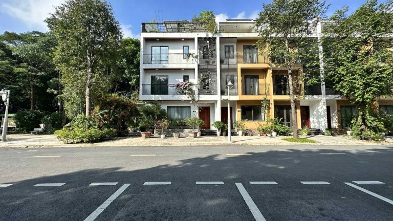 Nhà Phố Vườn Góc 2b