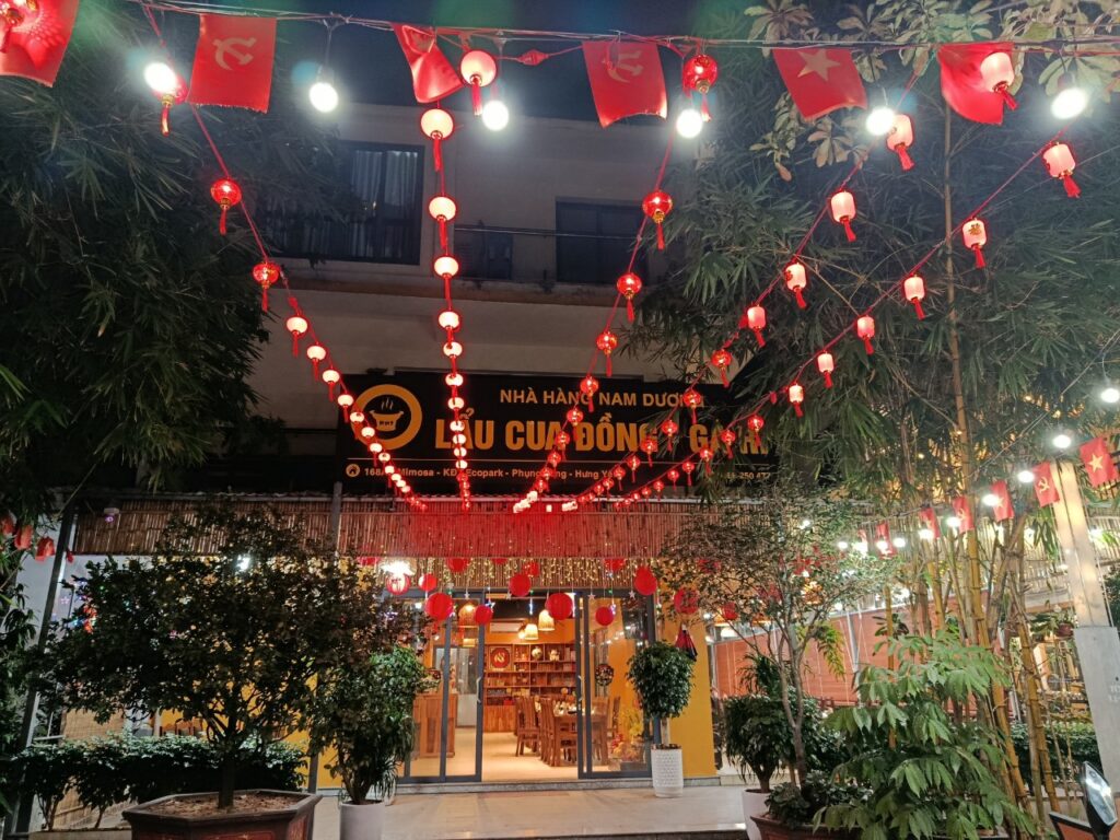 Lẩu Cua Đồng Gà Ri Nam Dương