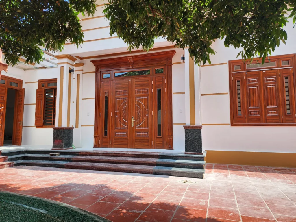 Cửa chính
